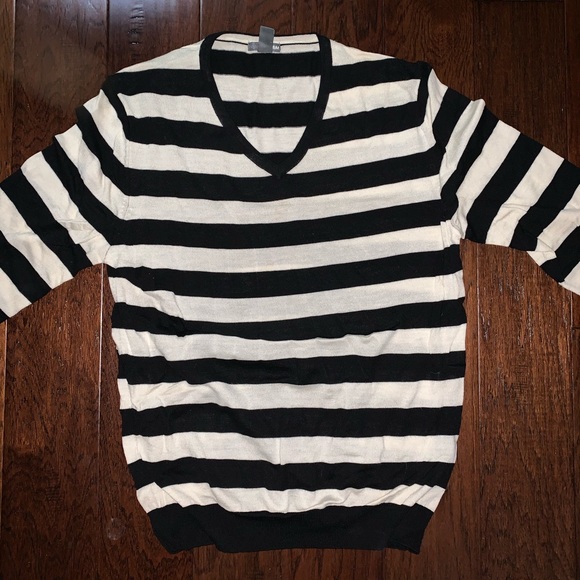 H&M striped V-neck sweater - Picture 2 of 7